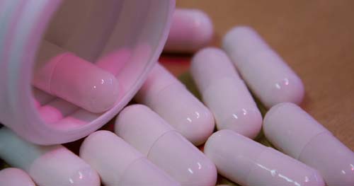 Novo processo ampliará produção nacional de antiviral que pode reduzir tempo de internação por covid-19