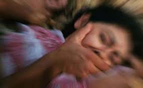 Após cair de motocicleta, mulher é vítima de estupro na cidade de Arapiraca