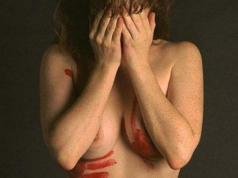 Jovens escapam de estupro após ameaçar acusado com faca