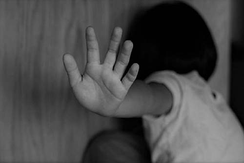 Homem é preso por estupro de sobrinho de 3 anos
