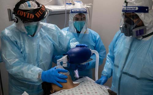 EUA batem recorde com mais 202 mil casos de Covid em um dia e 61 mil internações