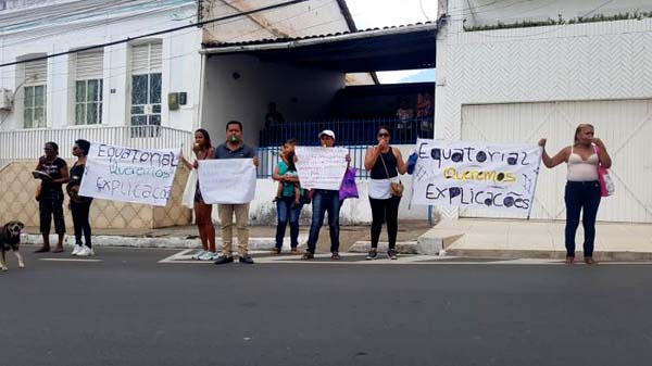 Populares realizam protesto contra a Equatorial em São Miguel dos Campos