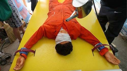 Os psicólogos que ensinaram a CIA 'técnicas singulares' de tortura