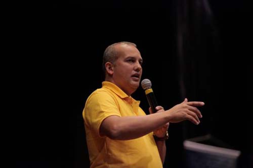 Presidente do PROS se entrega à PF mas não fica preso por lei eleitoral