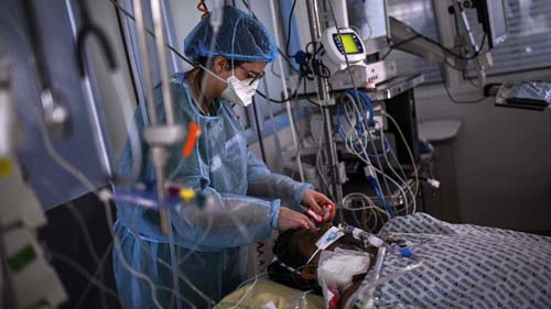 Europa submerge em outra onda de covid-19, impelida pelas novas variantes