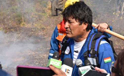 Incêndios na Bolívia prejudicam Evo Morales a menos de dois meses das eleições