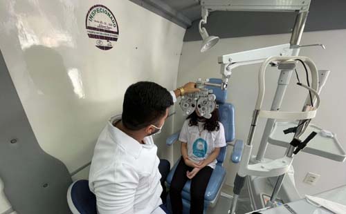 Parceria entre Prefeitura e IGPS atende estudantes com exames e óculos