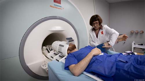 Oito em cada dez publicações sobre exames de saúde nas redes sociais são enganosas