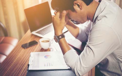 Pesquisa comprova que trabalhar demais aumenta o risco de AVC