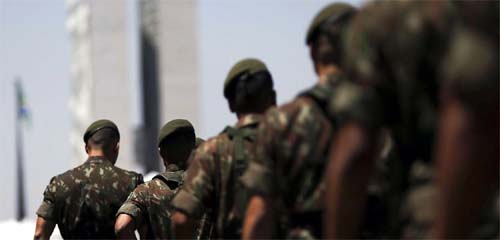 Exército se afasta de interação com a população e fecha suas redes sociais