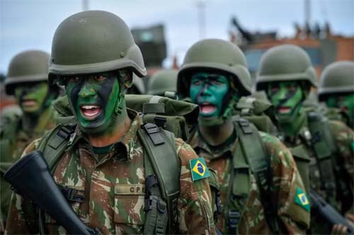 Comissão do Congresso aprova aumento de 9% para militares das Forças Armadas