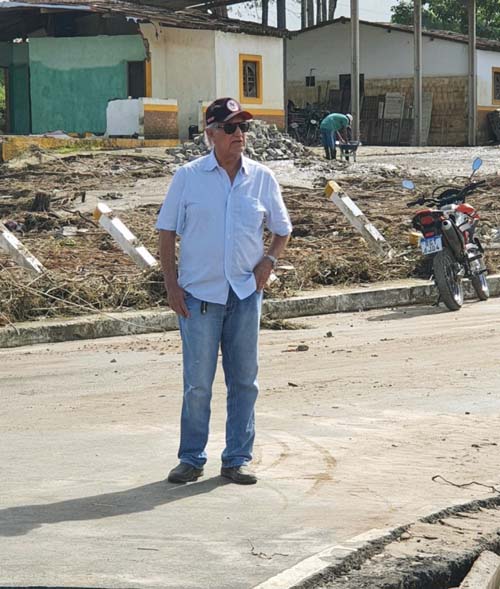 Ex-governador Mano auxilia vítimas da enchente em União dos Palmares