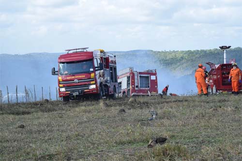 Vítima é resgatada com queimaduras de 1º grau após explosão em depósito de fogos