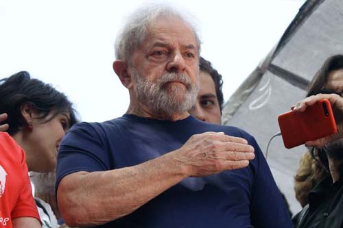 Por que o STF adiou o julgamento do pedido de liberdade de Lula