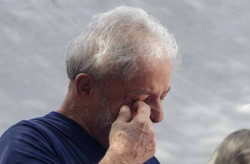 Com visitas permitidas somente às quintas-feiras, Lula passa o Natal sem a presença de familiares