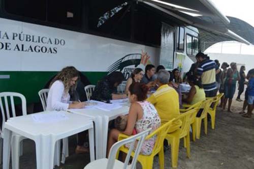 Expresso da Cidadania leva serviços a moradores de municípios do interior de AL