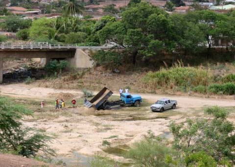 Extração ilegal de areia pode render até detenção