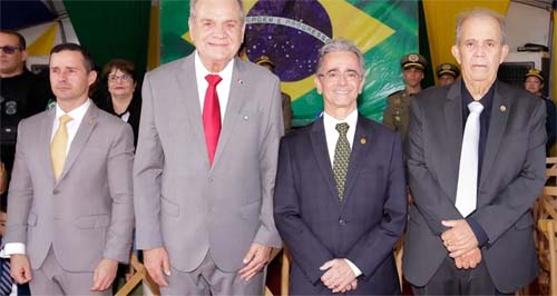 Autoridades de Alagoas participam de cerimônia cívica e reforçam orgulho nacional