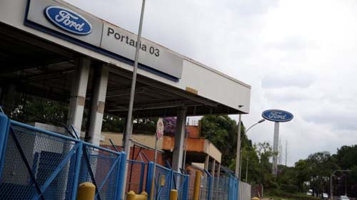 'Cortei plano de saúde e escola dos filhos': 2 anos depois, ex-metalúrgicos da Ford seguem desempregados e endividados