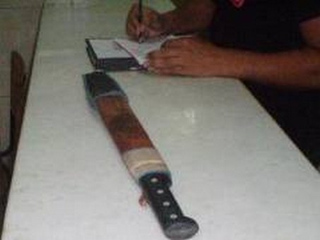 Tio mata sobrinho a golpes de facão em Igreja Nova