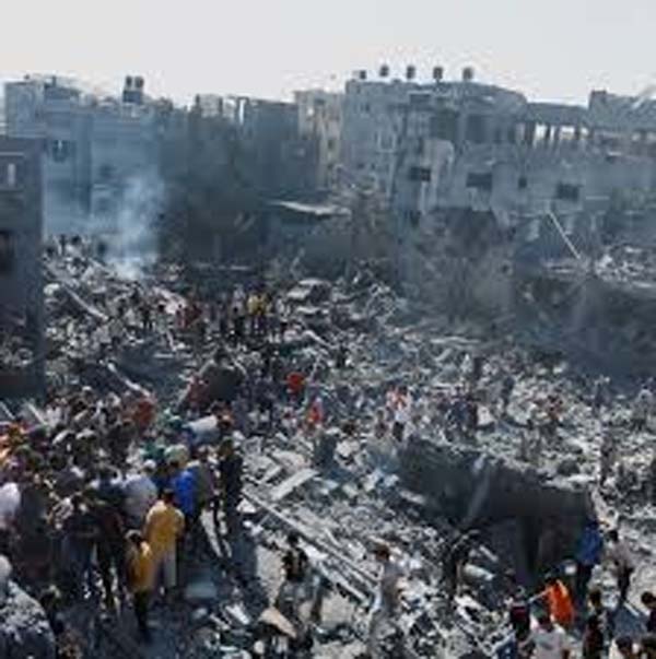 Palestinos retornam a campos de refugiados após encontrarem destruição em Gaza