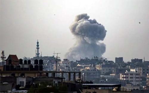 Bombardeios continuam em Rafah, mesmo com chegada de emissário dos EUA a Israel