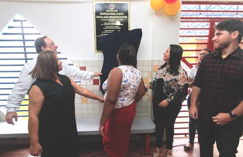 Luciano Barbosa entrega ginásio e reforma de escola na Cidade Universitária