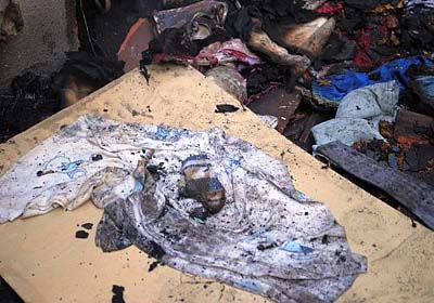 Tragédia: família morre carbonizada dentro de residência