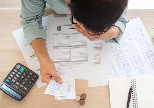 Mais de 28% das famílias alagoanas estão com dívidas atrasadas