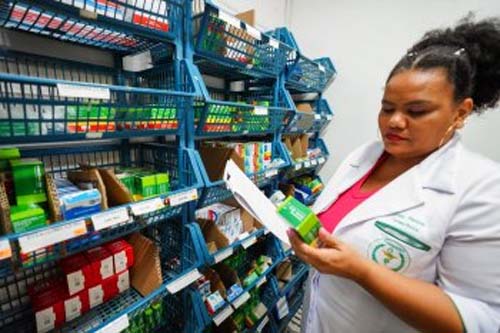 Saiba a diferença entre medicamento genérico, similar e de referência