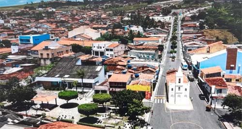 Homem é preso após agredir mãe idosa e destruir residência em Feira Grande