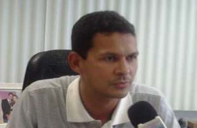 Prefeito de Feira Grande está sendo acusado de improbidade administrativa pelo MP