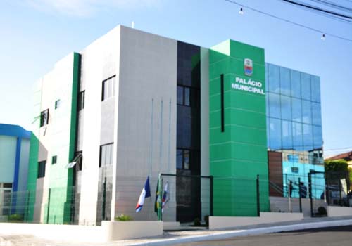 Ex-prefeito aumentou salário de procurador e vereadores dias antes da disputa eleitoral