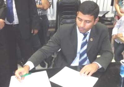 Prefeito exonera comissonados e decreta situação de emergência em Feira Grande