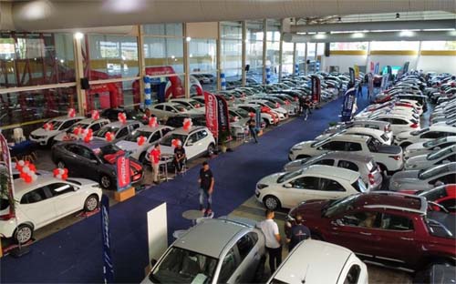 Sucesso de vendas: feirão de seminovos sua compra certa Safra Financeira garante bons negócios em Maceió