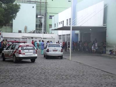 Militar e gestante de União dos Palmares ficam feridos durante assalto a micro ônibus em Messias