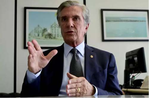 ''Governo sem base sólida não dura'', diz Collor em entrevista ao Correio