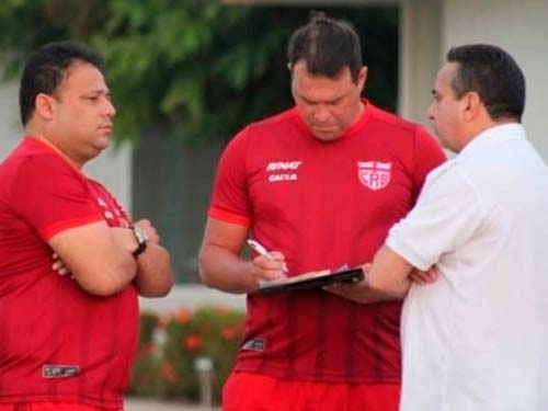 CRB renova contrato com Roberto Fernandes para a temporada de 2019