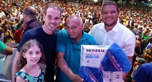 Show de prêmios fez a festa dos pais em Murici