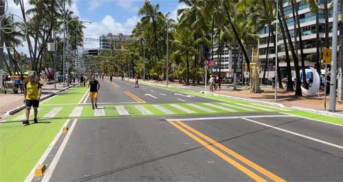 Comerciantes e moradores comemoram suspensão da faixa verde na Ponta Verde
