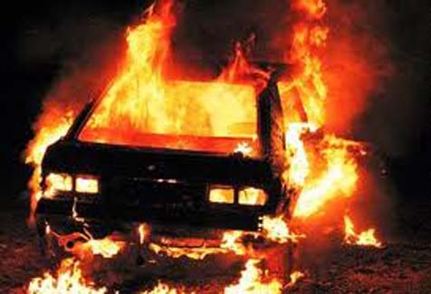 Dois acidentes com explosões de veículos deixam três mortos na BR 101
