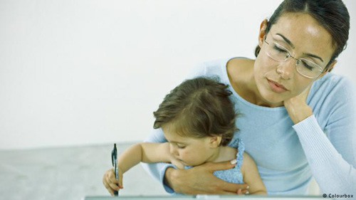 Pais dormem mal por seis anos após o nascimento dos filhos