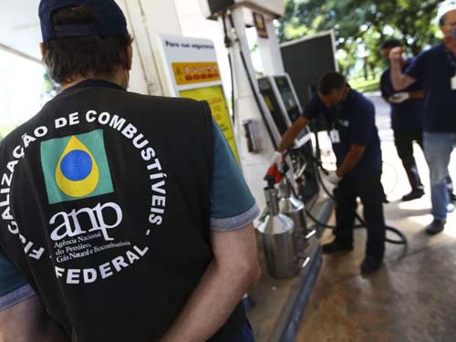 Postos de Combustiveis e distribuidoras são autuados durante fiscalização da ANP em AL