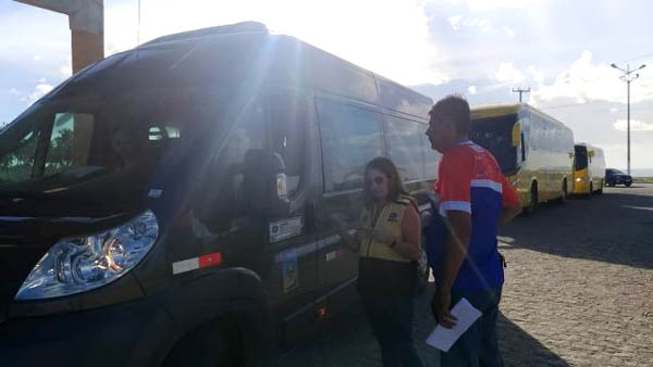 Operação da SMTT fiscaliza veículos de turismo na capital