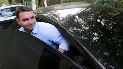 Flávio Bolsonaro: entenda as suspeitas e o que o senador eleito diz sobre elas