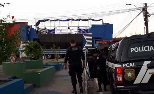 Prefeitura de Flexeiras impede carreata da oposição no centro e esposa de vereador sofre agressão