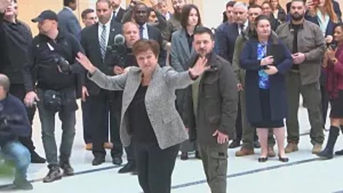 Fundo Monetário Internacional dá luz verde à transferência de 900 milhões para a Ucrânia