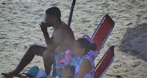 Foragido da Justiça é preso usando drogas na praia de Ponta Verde com criança ao lado