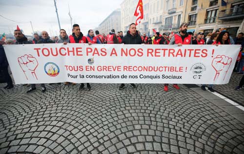 França tem dia de greve geral contra reforma da Previdência