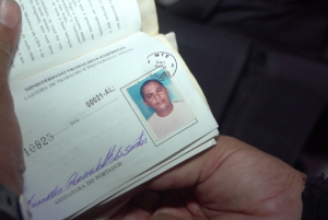 Ex-agente penitenciário assalta comerciante